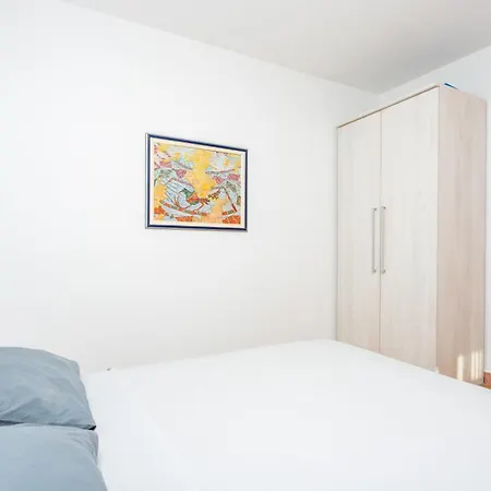 Apartment Apartments By The Sea Sevid - Trogir - 4287