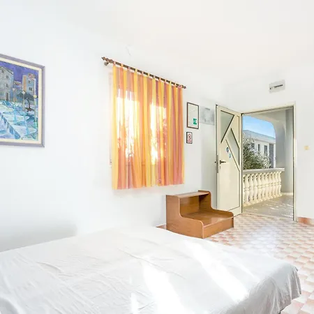 Apartment Apartments By The Sea Sevid - Trogir - 4287 *